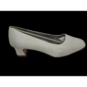 DYEABLES  Grace White Luxe Shoes Size 8.5 New